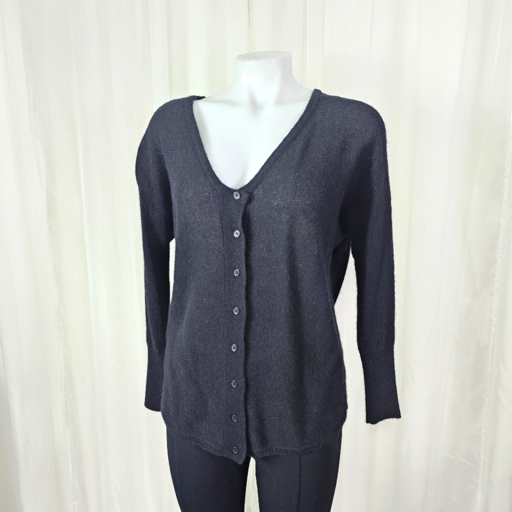 Subtle Luxury 100% Cashmere Black Cardigan Sweater Drop Sleeve V-neck XS/S